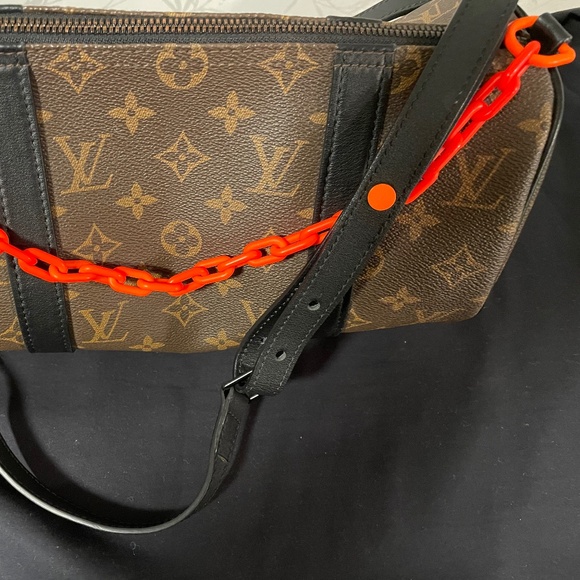 LV bag - Picture 2 of 5